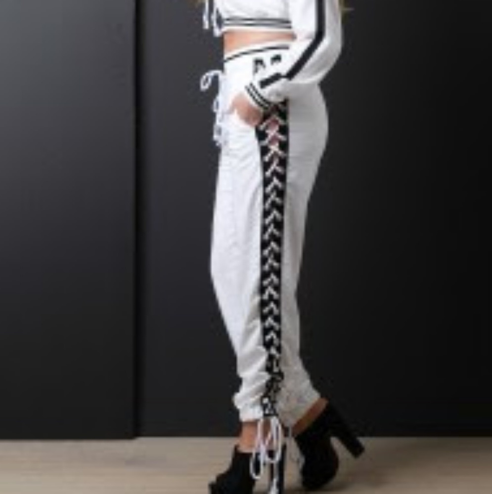 Urbanog grommet lace up joggers Small